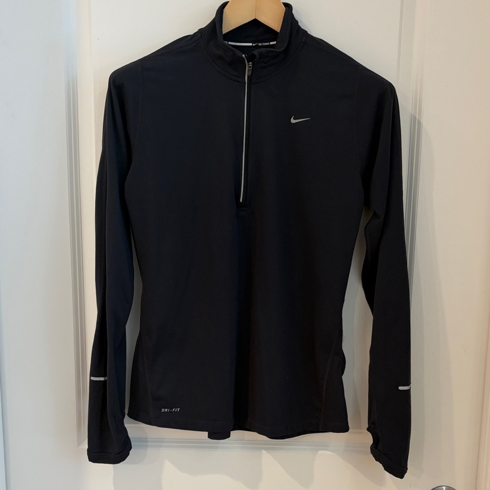 W’s Medium Nike Black Drifit Zip-Up Long Sleeve Shirt